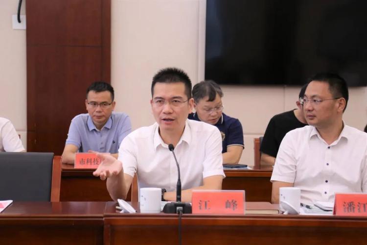民建台州市主委彭永军,临海市委书记吴华丁,市委常委,常务副市长江峰